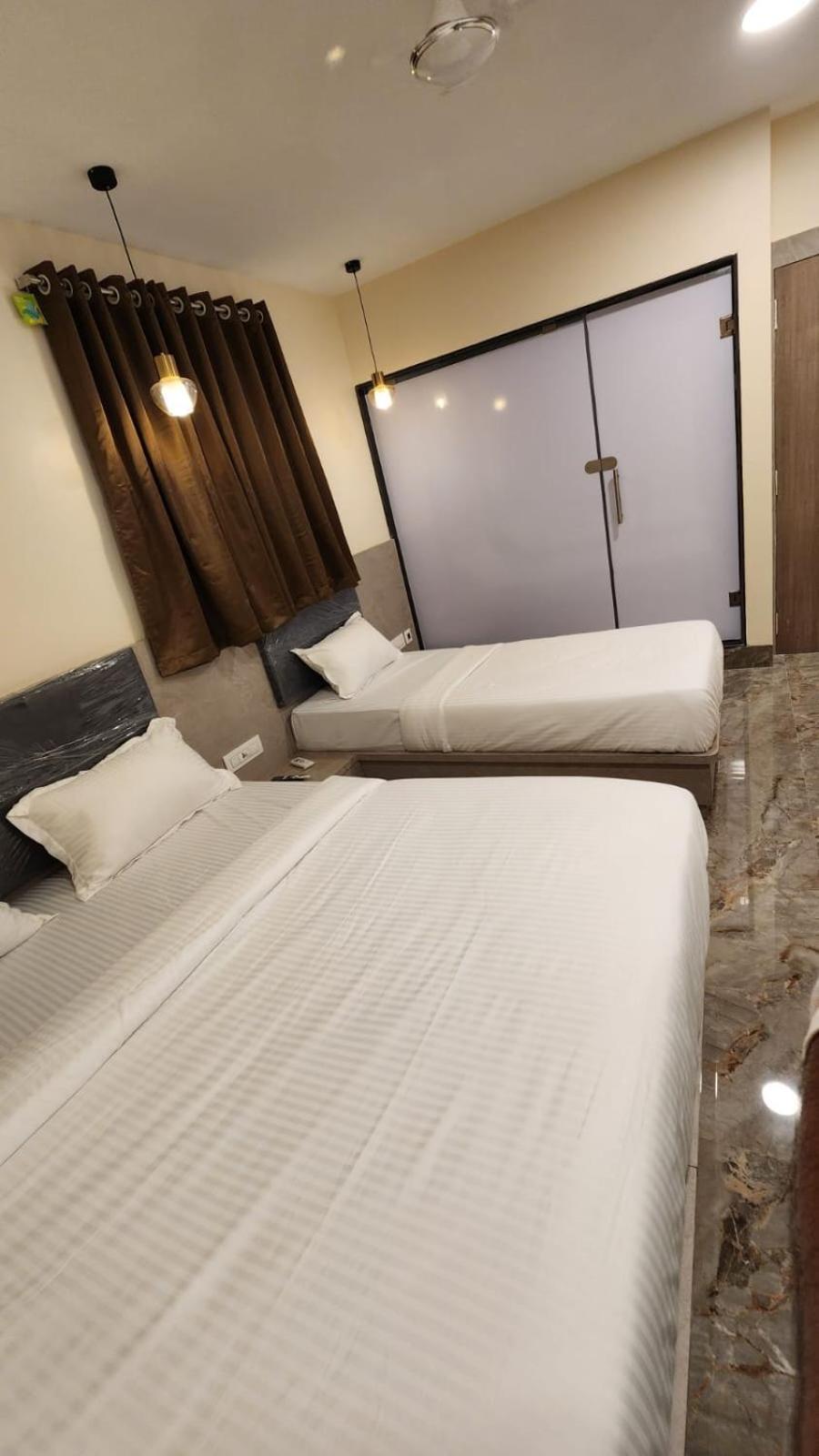 Peace International Hotel Mumbai Kültér fotó